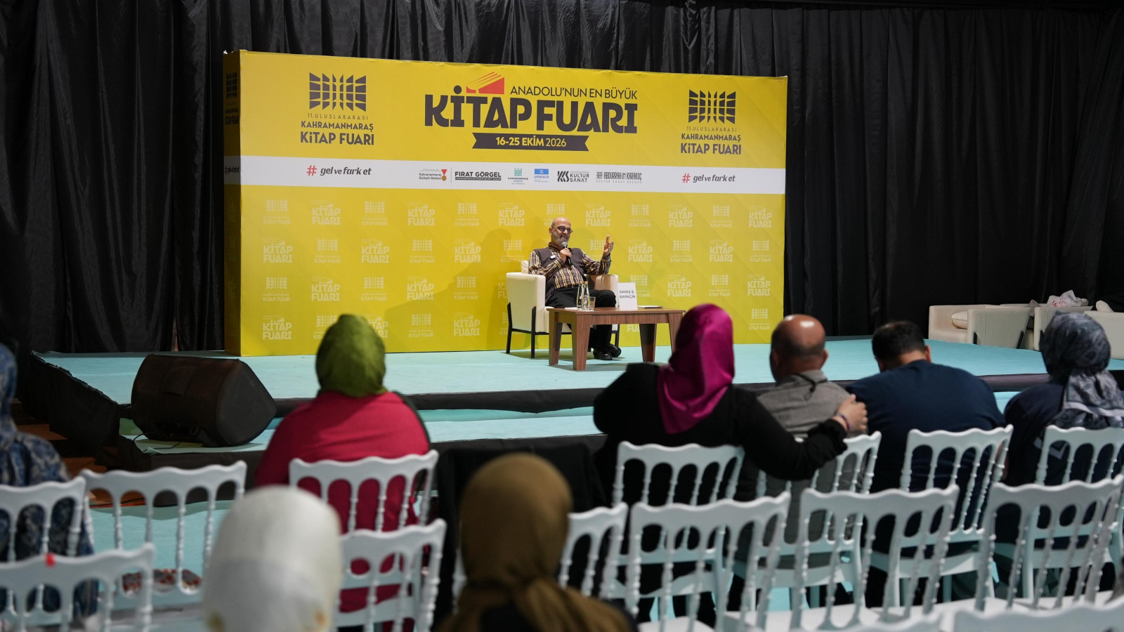 Savaş Barkçin, Kitap Fuarı’nda Okurlarına Seslendi