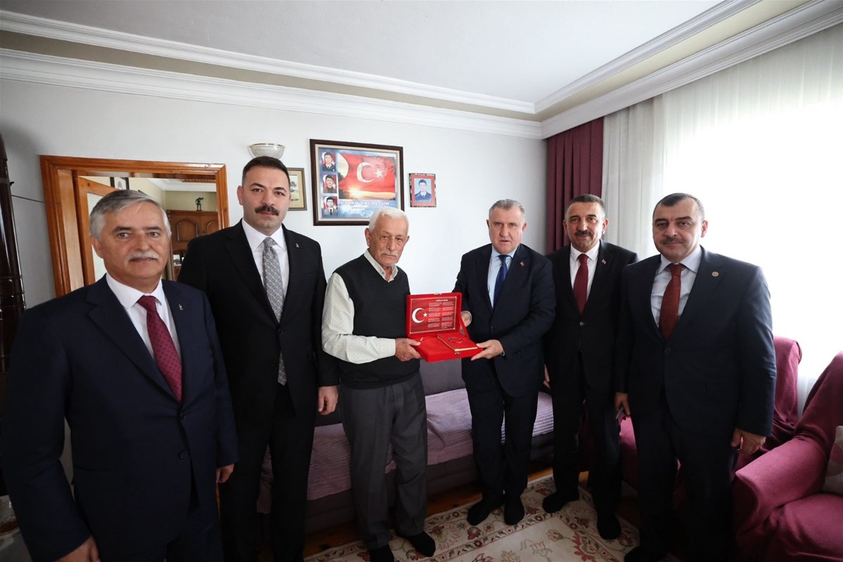 “Türkiye, Dünyada Eşi Benzeri Olmayan Öğrenci Barınma Sistemini Yönetiyor”